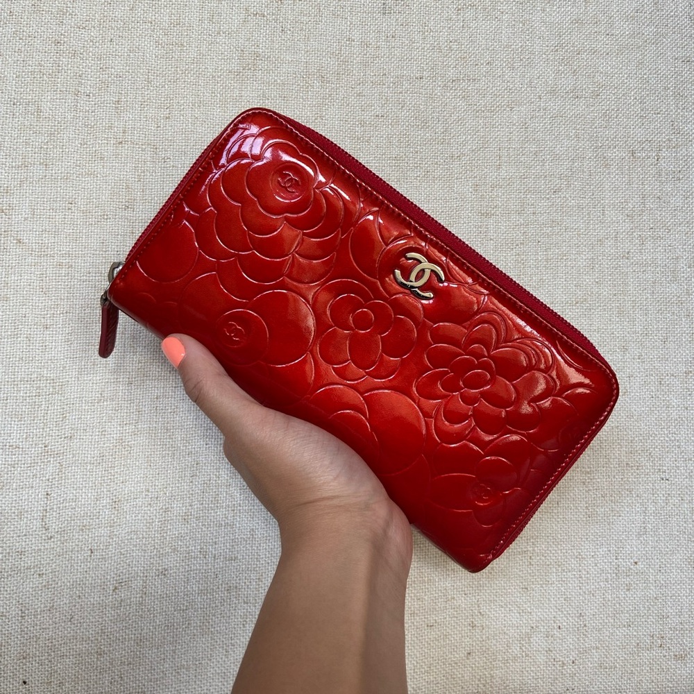 Chanel Red Patent Camellia Zippy Wallet - Picture 1 of 11